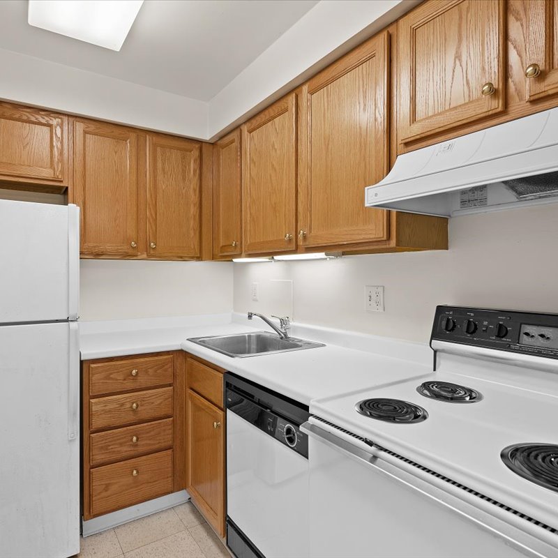 interior of Apt. 32