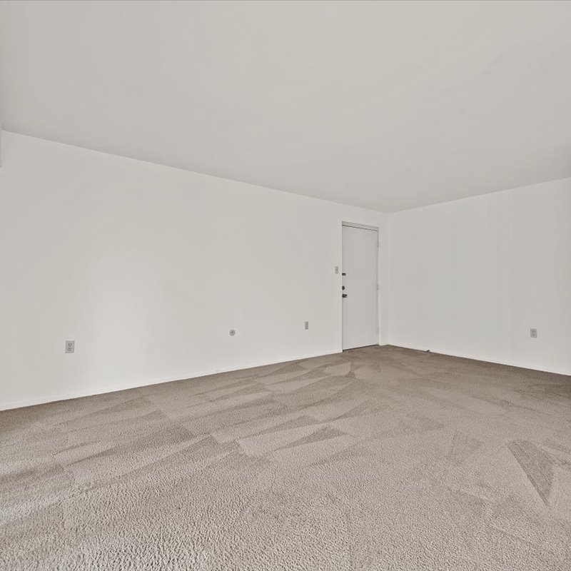 interior of Apt. 32