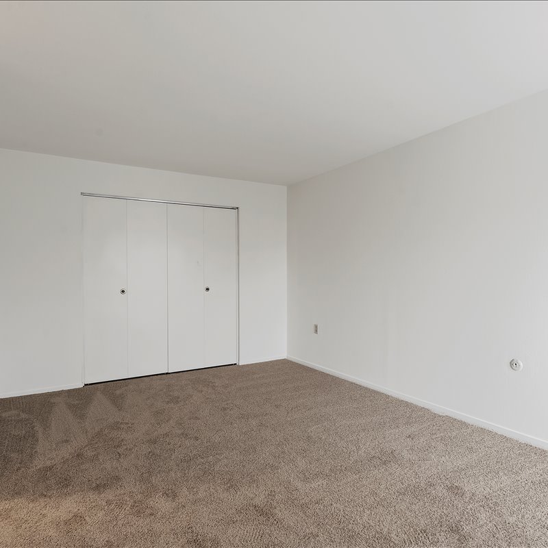 interior of Apt. 33